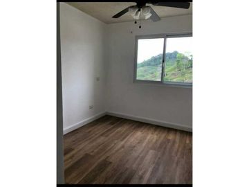 SE VENDE O ALQUILA APARTAMENTO PH ALTAMIRA GARDENS