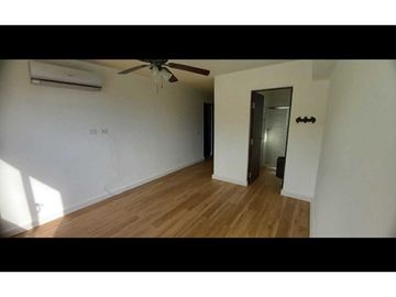 SE VENDE O ALQUILA APARTAMENTO PH ALTAMIRA GARDENS