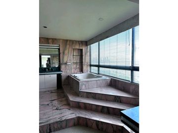 HERMOSO Y AMPLIO PENTHOUSE EN VENTA EN SOBRE LAS ROCAS