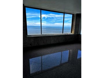 HERMOSO Y AMPLIO PENTHOUSE EN VENTA EN SOBRE LAS ROCAS