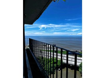 HERMOSO Y AMPLIO PENTHOUSE EN VENTA EN SOBRE LAS ROCAS