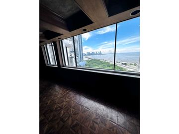 HERMOSO Y AMPLIO PENTHOUSE EN VENTA EN SOBRE LAS ROCAS