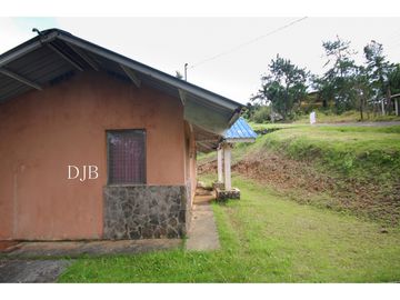 VENTA DE CASA EN ALTOS DE CERRO AZUL