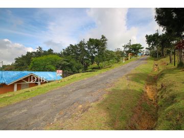 VENTA DE CASA EN ALTOS DE CERRO AZUL