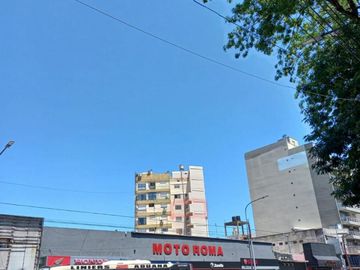 3 AMBIENTES EXCELENTE ESTADO, MEDIA CUADRA DE AV RIVADAVIA
