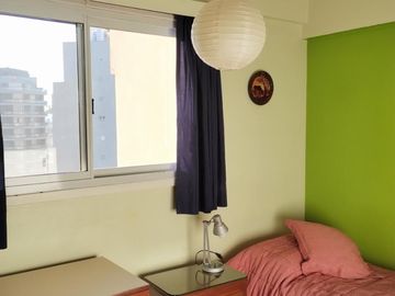 3 AMBIENTES EXCELENTE ESTADO, MEDIA CUADRA DE AV RIVADAVIA