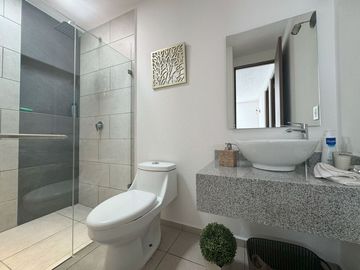 Casa nueva en venta  por Vialidad López Portillo, fraccionamiento residencial cerca del aeropuerto de Toluca, parque Toluca 2000 y Plaza Santin.