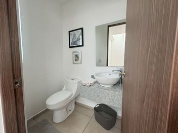 Casa nueva en venta  por Vialidad López Portillo, fraccionamiento residencial cerca del aeropuerto de Toluca, parque Toluca 2000 y Plaza Santin.