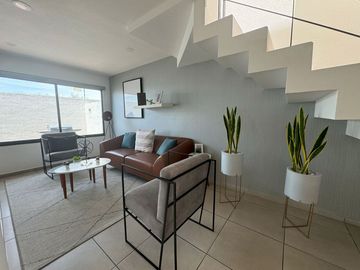 Casa nueva en venta  por Vialidad López Portillo, fraccionamiento residencial cerca del aeropuerto de Toluca, parque Toluca 2000 y Plaza Santin.