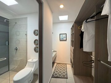 Casa nueva en venta  por Vialidad López Portillo, fraccionamiento residencial cerca del aeropuerto de Toluca, parque Toluca 2000 y Plaza Santin.