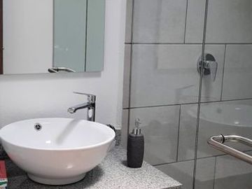 Casa nueva en venta, moderna a unos metros de la Av. López Portillo en Toluca.