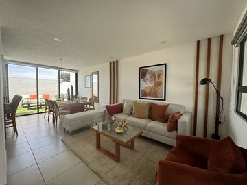 Casa nueva venta dentro de fraccionamiento residencial por Vialidad López Portillo y Aeropuerto de Toluca