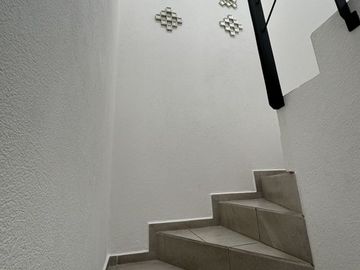 Casa nueva venta dentro de fraccionamiento residencial por Vialidad López Portillo y Aeropuerto de Toluca