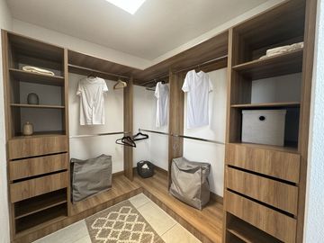 Casa nueva venta dentro de fraccionamiento residencial por Vialidad López Portillo y Aeropuerto de Toluca