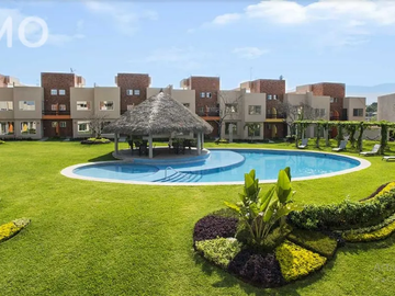 Casa en Venta con Alberca y Seguridad en Condominio en Tezoyuca Morelos