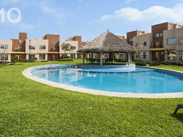 Casa en Venta con Alberca y Seguridad en Condominio en Tezoyuca Morelos