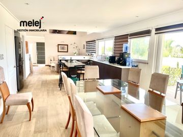 Vende 2 amplias casas en Condominio cerrado, Mantagua