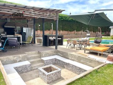 Vende 2 amplias casas en Condominio cerrado, Mantagua