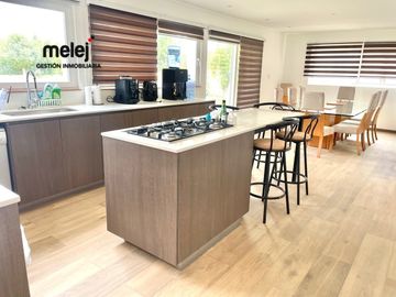 Vende 2 amplias casas en Condominio cerrado, Mantagua