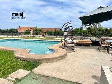 Vende 2 amplias casas en Condominio cerrado, Mantagua
