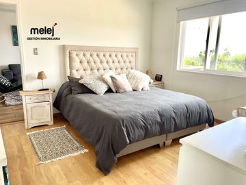 Vende 2 amplias casas en Condominio cerrado, Mantagua