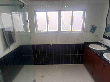 CASA  EN VENTA AVENIDA CENTENARIO ARMENIA
