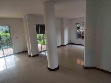 CASA  EN VENTA AVENIDA CENTENARIO ARMENIA