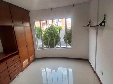 CASA  EN VENTA AVENIDA CENTENARIO ARMENIA