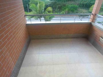 CASA  EN VENTA AVENIDA CENTENARIO ARMENIA