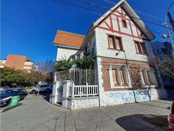 VENTA /  CHALET ANTIGÜO DE 7 AMBIENTES  - GJE Y PARQUE / MAR DEL PLATA