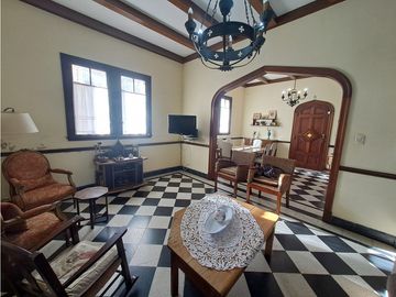 VENTA /  CHALET ANTIGÜO DE 7 AMBIENTES  - GJE Y PARQUE / MAR DEL PLATA