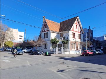 VENTA /  CHALET ANTIGÜO DE 7 AMBIENTES  - GJE Y PARQUE / MAR DEL PLATA
