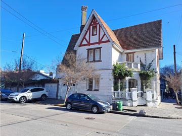VENTA /  CHALET ANTIGÜO DE 7 AMBIENTES  - GJE Y PARQUE / MAR DEL PLATA