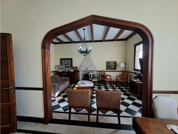 VENTA /  CHALET ANTIGÜO DE 7 AMBIENTES  - GJE Y PARQUE / MAR DEL PLATA