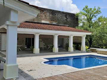 HERMOSA QUINTA EN LAS MARGARITAS SANTIAGO NUEVO LEON ENTRE EL CERCADO Y ALLENDE