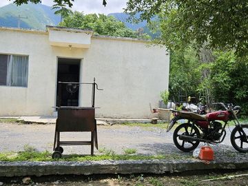 HERMOSA QUINTA EN LAS MARGARITAS SANTIAGO NUEVO LEON ENTRE EL CERCADO Y ALLENDE