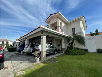 Venta Casa en Reserva de Versalles (JS)