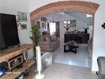 SEA CONFIABLE VENDE CASA EN FUENTE DEL FRESNO