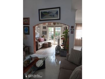 SEA CONFIABLE VENDE CASA EN FUENTE DEL FRESNO