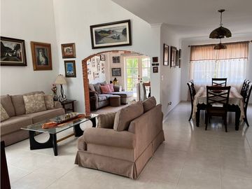 SEA CONFIABLE VENDE CASA EN FUENTE DEL FRESNO