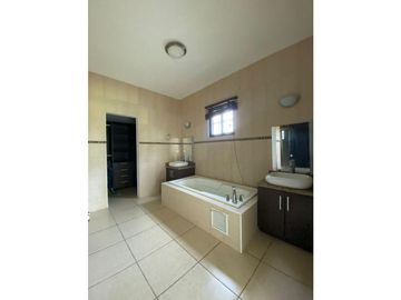 Venta y alquiler: Casa en Hacienda Pacífica, San Carlos