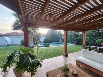 Casa en Venta en Casa con Piscina y Jardin Grande, Villa Maria Lucia, Machalí