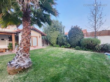 Casa en Venta en Casa con Piscina y Jardin Grande, Villa Maria Lucia, Machalí