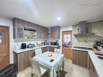 Casa en Venta en Casa con Piscina y Jardin Grande, Villa Maria Lucia, Machalí