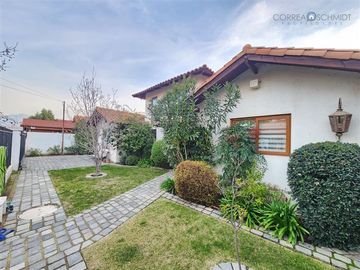 Casa en Venta en Casa con Piscina y Jardin Grande, Villa Maria Lucia, Machalí