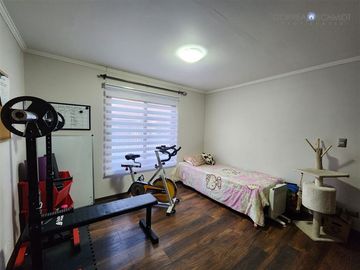 Casa en Venta en Casa con Piscina y Jardin Grande, Villa Maria Lucia, Machalí