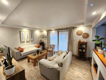 Casa en Venta en Casa con Piscina y Jardin Grande, Villa Maria Lucia, Machalí