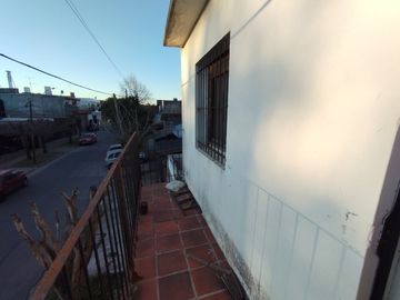 Casa en venta en Castelar Sur