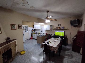 Casa en venta en Castelar Sur