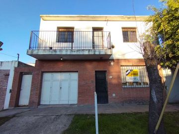 Casa en venta en Castelar Sur